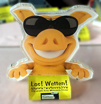 Los Wetten ! Maskottchen und Pokal